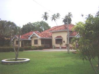 Sri lankan antque walauwa for se Induruwa